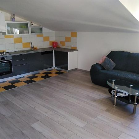 Apartments Mara Seget Vranjica Exterior photo