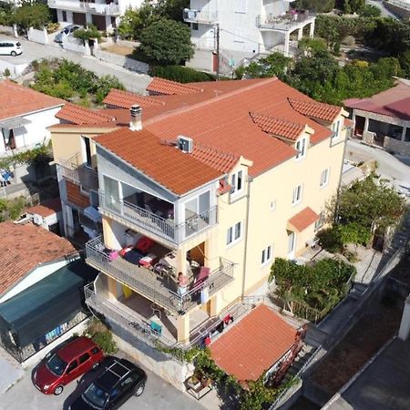 Apartments Mara Seget Vranjica Exterior photo