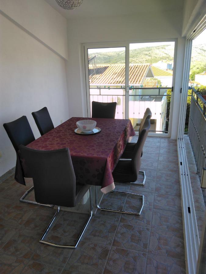 Apartments Mara Seget Vranjica Exterior photo