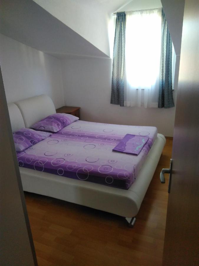 Apartments Mara Seget Vranjica Exterior photo