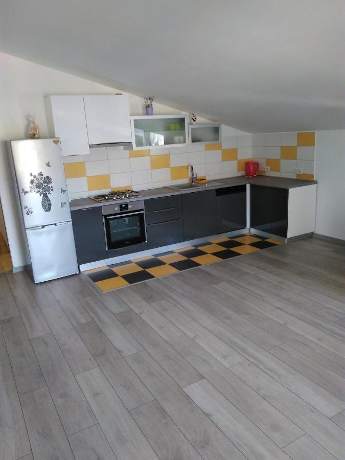 Apartments Mara Seget Vranjica Exterior photo