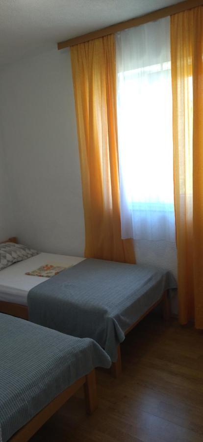 Apartments Mara Seget Vranjica Exterior photo