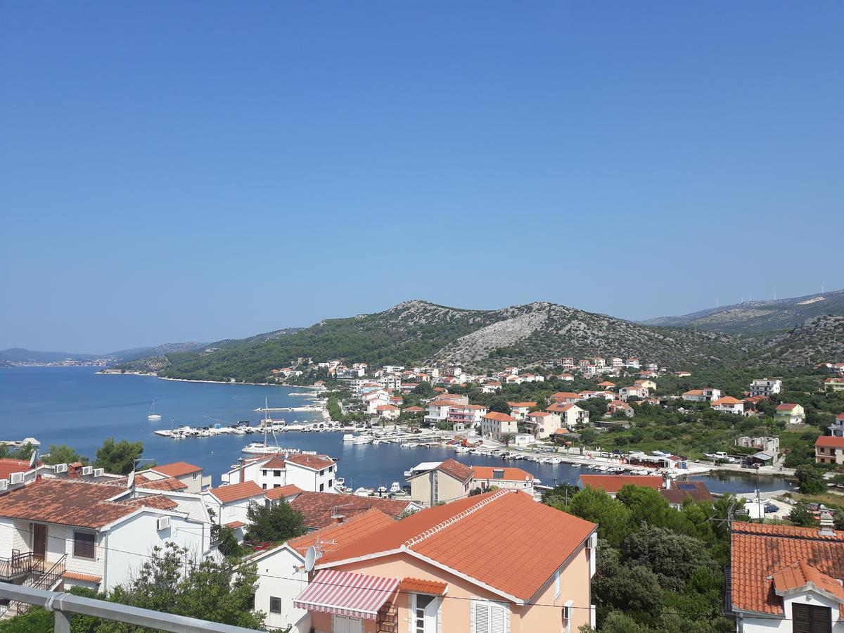 Apartments Mara Seget Vranjica Exterior photo