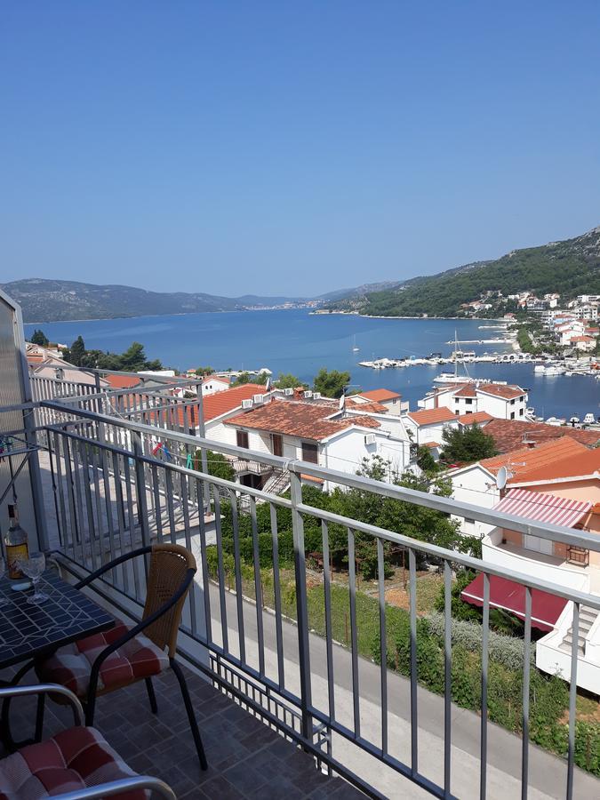 Apartments Mara Seget Vranjica Exterior photo