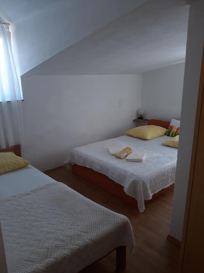 Apartments Mara Seget Vranjica Exterior photo