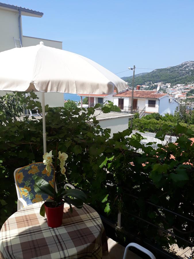 Apartments Mara Seget Vranjica Exterior photo