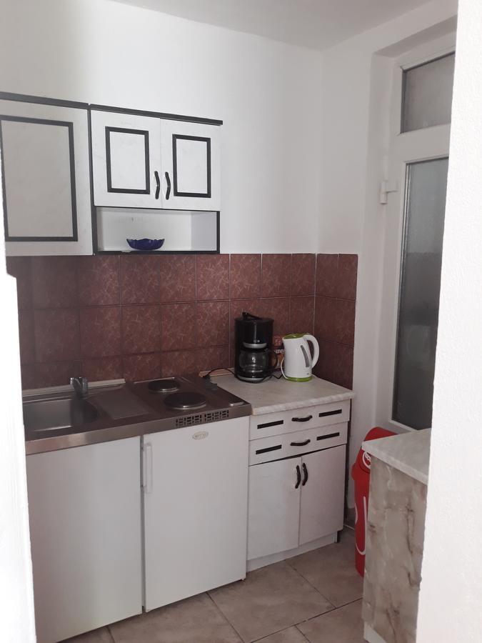 Apartments Mara Seget Vranjica Exterior photo